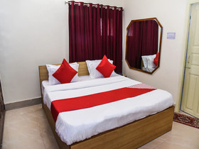 Holiday Inn By OYO Rooms
