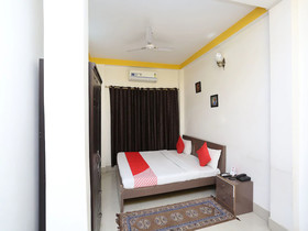 Hotel Deshbandhu By OYO Rooms