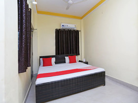 Hotel Deshbandhu By OYO Rooms