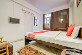 Hotel Kamini by OYO Rooms