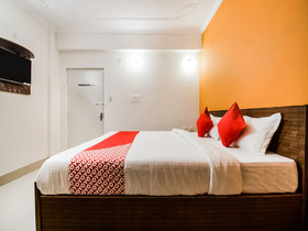 Hotel Mega Royal By OYO Rooms