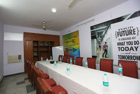 Hotel Royal Inn By OYO Rooms