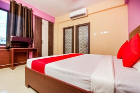 Silver Estate Residency by OYO Rooms