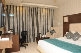 Diamond Plaza
