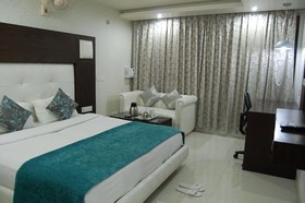 Diamond Plaza