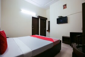 Hotel City Plaza 3 by OYO Rooms