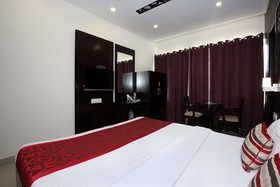 Hotel JH E18HTEEN