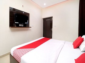 Hotel Kb Square by OYO Rooms