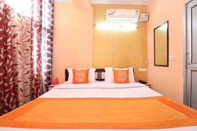 Hotel Paras By OYO Rooms