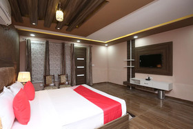 Hotel Platina By OYO Rooms