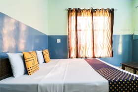 Hotel Rose Star by OYO Rooms