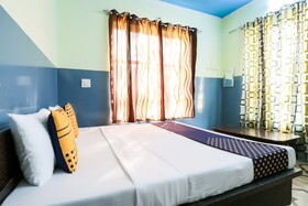 Hotel Rose Star by OYO Rooms
