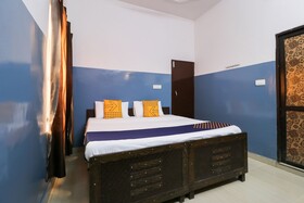Hotel Rose Star by OYO Rooms