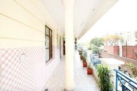 Surya Palace by OYO Rooms