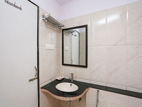 Hotel Central Plaza By OYO Rooms
