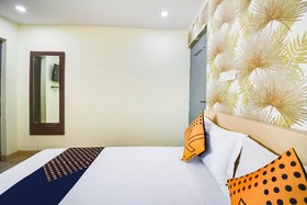 Landmark 4 by OYO Rooms