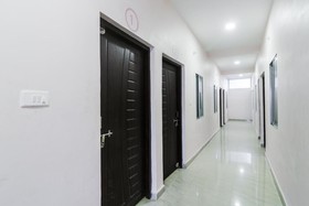 Hotel Golden Leaf by OYO Rooms