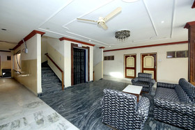 Raja By OYO Rooms