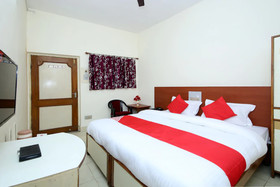 Raja By OYO Rooms