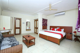Raja By OYO Rooms
