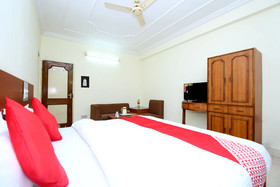 Raja By OYO Rooms