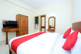 Raja By OYO Rooms