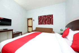 Raja By OYO Rooms
