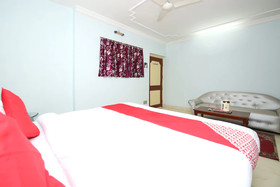 Raja By OYO Rooms