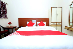 Raja By OYO Rooms