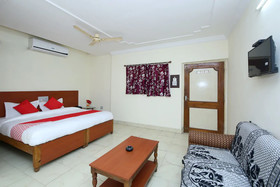 Raja By OYO Rooms