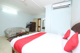 Raja By OYO Rooms