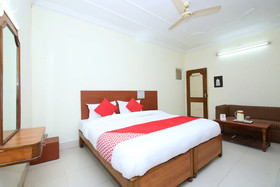 Raja By OYO Rooms