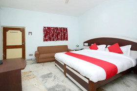 Raja By OYO Rooms