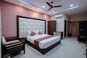 Bajaj's Karwan Inn