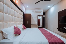 Bajaj's Karwan Inn