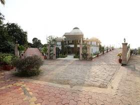 Capital O 22317 Shagun Farms