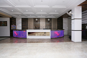 Capital O 22733 Wood Castle