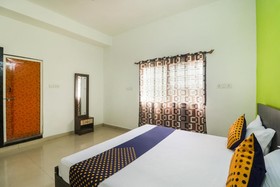 Hotel Kingston by OYO Rooms