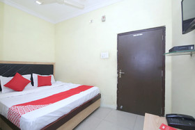 Hotel Multi Star By OYO Rooms