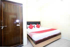 Hotel Multi Star By OYO Rooms