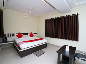 Hotel Yatrik Inn by OYO Rooms