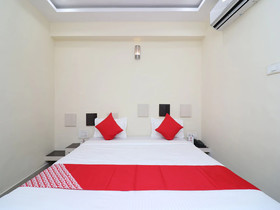 Hotel Yatrik Inn by OYO Rooms