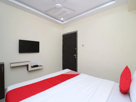 Hotel Yatrik Inn by OYO Rooms
