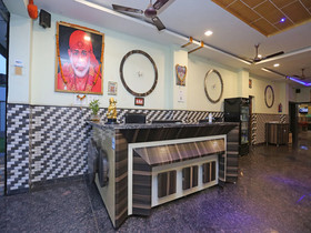 OYO 12376 Hotel Dhanraj