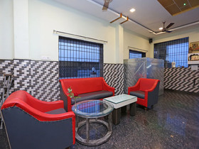 OYO 12376 Hotel Dhanraj