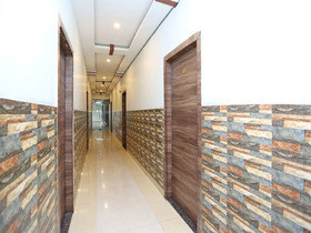 OYO 12376 Hotel Dhanraj