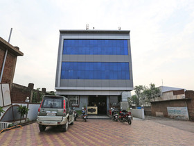 OYO 12376 Hotel Dhanraj