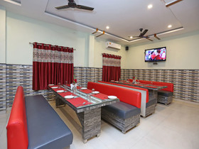 OYO 12376 Hotel Dhanraj