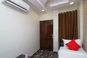 OYO 16919 Hotel Prerna