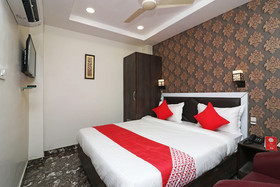 OYO 16919 Hotel Prerna
